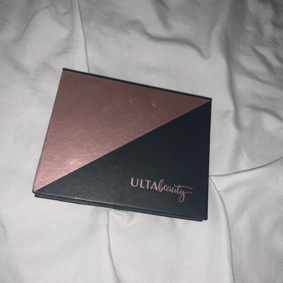 Makeup bundle - Picture 2 of 7